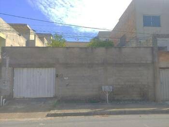 Casa em leilão - Rua Castanheira, 311 - Ibirité/MG - Banco Santander Brasil S/A | Z30786LOTE058