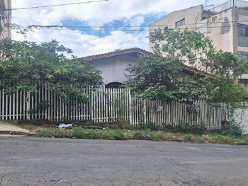 Casa em leilão - Rua Antônio Marinho Saraiva, 120 - Juiz de Fora/MG - Banco Bradesco S/A | Z30700LOTE014