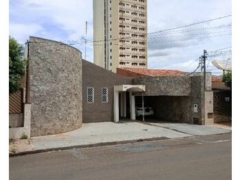Casa em leilão - Avenida Milton Terra Verdi, 301 - Fernandópolis/SP - Banco Santander Brasil S/A | Z30263LOTE004