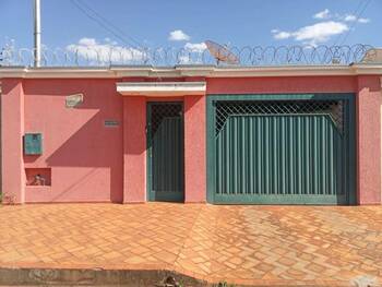 Casa em leilão - Rua Estrela do Sul, 354 - Frutal/MG - Banco Santander Brasil S/A | Z30786LOTE050