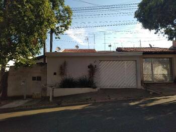 Casa em leilão - Rua Alberto Tolle, 165 - Limeira/SP - Banco Santander Brasil S/A | Z31084LOTE030