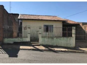 Casa em leilão - Rua Wail José Ravanini, 213 - Cornélio Procópio/PR - Banco Pan S/A | Z30962LOTE004