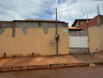 Casa em leilão - Rua Lucia Maria da Cunha (Antiga Rua 07 Ou Rua Demétrio), s/nº  - Várzea Grande/MT - Banco Bradesco S/A | Z30977LOTE024