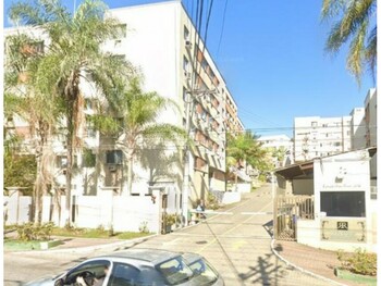 Apartamentos e Flats em leilão - Estrada Pau-Ferro, 204 - Rio de Janeiro/RJ - Itaú Unibanco S/A | Z31221LOTE002
