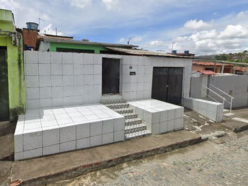 Casa em leilão - Rua Cinqüenta e Um, 66 - Abreu e Lima/PE - Banco Santander Brasil S/A | Z30745LOTE018