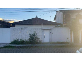 Casa em leilão - Rua João Venício Palazzo, 79 - Cruzeiro/SP - Banco Santander Brasil S/A | Z31307LOTE002