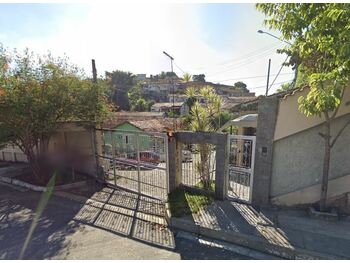 Casa em leilão - Rua Doutor Nilo Peçanha, 2021 - Niterói/RJ - Banco Santander Brasil S/A | Z31229LOTE002