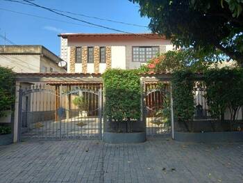 Casa em leilão - Rua Humberto de Campos, 37 - Nova Iguaçu/RJ - Banco Santander Brasil S/A | Z31347LOTE163