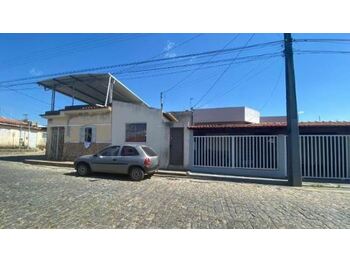 Casa em leilão - Rua Luiz Antônio Ribeiro, 96 - Formiga/MG - Banco Santander Brasil S/A | Z31347LOTE021