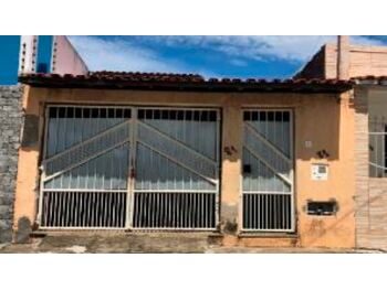 Casa em leilão - Rua Pedro Vieira, 81 - Itapetinga/BA - Banco Bradesco S/A | Z31216LOTE015