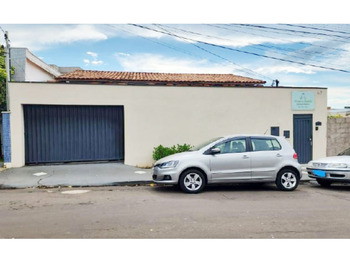Casa em leilão - Rua José Bruno, 47 - São Sebastião do Paraíso/MG - Banco Santander Brasil S/A | Z30745LOTE011