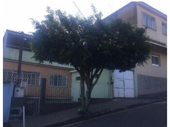 Casa em leilão - Rua Cruzeiro do Sul, 317 - Volta Redonda/RJ - Banco Santander Brasil S/A | Z31347LOTE012
