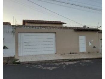 Casa em leilão - Rua Bernardino Alves do Nascimento, 108 - Uberlândia/MG - Banco Santander Brasil S/A | Z31205LOTE006