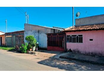 Casa em leilão - Rua Doutor Hugo Aguiar, 402 - Araguari/MG - Itaú Unibanco S/A | Z31370LOTE013