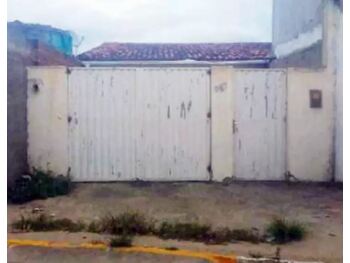Casa em leilão - Rua Três de Julho, 257 - Arcoverde/PE - Banco Santander Brasil S/A | Z31395