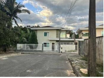 Casa em leilão - Rua Maria Judith Lopes Pereira, 210 - Joinville/SC - Banco Santander Brasil S/A | Z31532