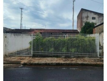 Casa em leilão - Rua Tocantins, 374 - Monte Carmelo/MG - Itaú Unibanco S/A | Z31545LOTE035