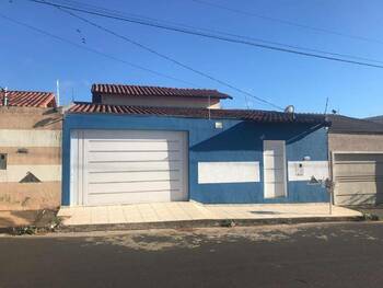 Casa em leilão - Rua Bernardino Alves do Nascimento, 108 - Uberlândia/MG - Banco Santander Brasil S/A | Z31813LOTE002