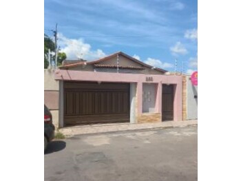 Casa em leilão - Rua Jornalista Vicente Loiola, 233 - Sobral/CE - Banco Santander Brasil S/A | Z31779LOTE001