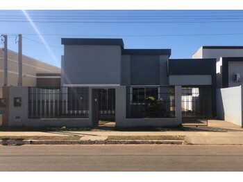 Casa em leilão - Rua Londrina, 594W - Nova Mutum/MT - Banco Santander Brasil S/A | Z31779LOTE004