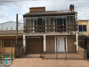 Casa em leilão - Rua Alberto Pimentel, 296 - Pelotas/RS - Banco Santander Brasil S/A | Z31766LOTE065