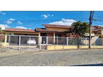 Casa em leilão - Rua Ovidia Maia Dias, 445 - Campo Belo/MG - Banco Santander Brasil S/A | Z31570LOTE009