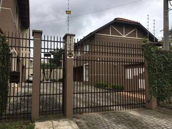 Casa em leilão - Rua Desembargador Cid Campelo, 8105 - Curitiba/PR - Banco Santander Brasil S/A | Z31982LOTE242