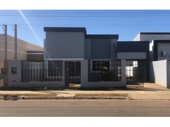 Casa em leilão - Rua Londrina, 594W - Nova Mutum/MT - Banco Santander Brasil S/A | Z31688LOTE008