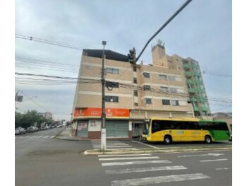 Apartamentos e Flats em leilão - Avenida Celso Garcia Cid, 459 - Londrina/PR - Banco Santander Brasil S/A | Z31781LOTE008