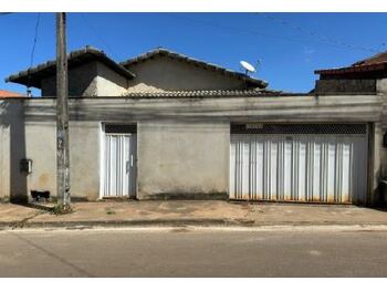 Casa em leilão - Rua das Laranjeiras, 272 - Paracatu/MG - Banco Bradesco S/A | Z32005LOTE005