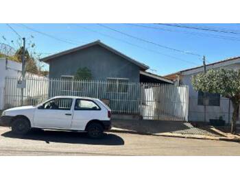 Casa em leilão - Rua Martiano José de Moura, 130 - Cassilândia/MS - Banco Santander Brasil S/A | Z32186LOTE388