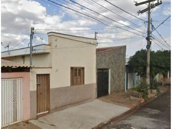 Casa em leilão - Rua Ipanema, 131 - Ribeirão Preto/SP - Banco Bari de Investimentos e Financiamentos S/A | Z32211LOTE028