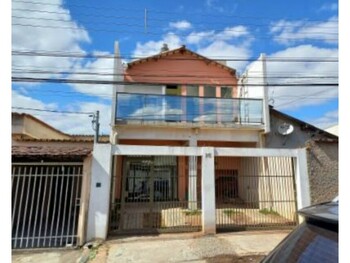 Casa em leilão - Rua Félix Francisco Chamom, 25 - Contagem/MG - Banco Bari de Investimentos e Financiamentos S/A | Z32211LOTE030