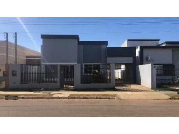 Casa em leilão - Rua Londrina, 594W - Nova Mutum/MT - Banco Santander Brasil S/A | Z32186LOTE447