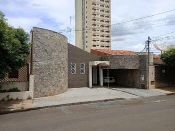 Casa em leilão - Avenida Milton Terra Verdi, 301 - Fernandópolis/SP - Banco Santander Brasil S/A | Z32186LOTE219