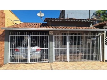 Casa em leilão - Rua Lourdes de Oliveira Costa, 135 - Pouso Alegre/MG - Rodobens Administradora de Consórcios Ltda | Z32324LOTE032