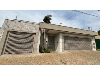 Casa em leilão - Rua Doutor Jesuíno Felicíssimo, 152 - Uberaba/MG - Banco Bradesco S/A | Z32301LOTE034