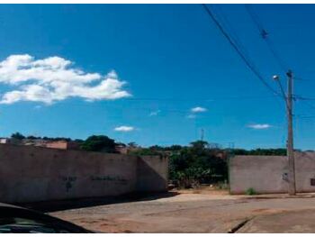 Casa em leilão - Rua Gabriela de Teixeira Vasconcelos, s/nº - Guaranésia/MG - Banco Cooperativo Sicoob S.A. | Z32314LOTE026