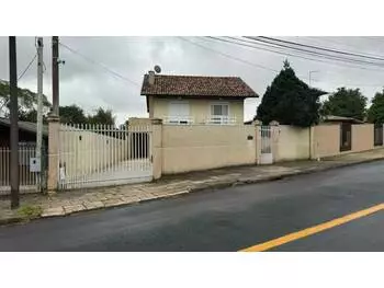 Casa em leilão - Rua José Soares Pinto, 70 - Campo Largo/PR - Banco Santander Brasil S/A | Z32638