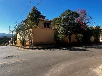 Casa em leilão - Rua Laranjeiras, 67 - Congonhas/MG - Banco Santander Brasil S/A | Z32638LOTE164