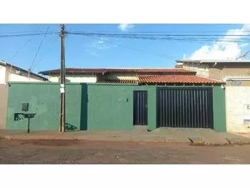 Casa em leilão - Rua Pirajuba, 1627 - Frutal/MG - Banco Santander Brasil S/A | Z32638