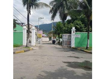 Casa em leilão - Rua Jacundá, 195 - Rio de Janeiro/RJ - Banco Santander Brasil S/A | Z32638LOTE233