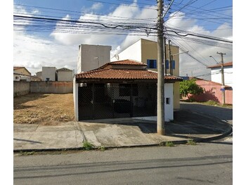 Casa em leilão - Rua Eduardo da Silva Neto, 593 - Pindamonhangaba/SP - Banco Santander Brasil S/A | Z32526LOTE021