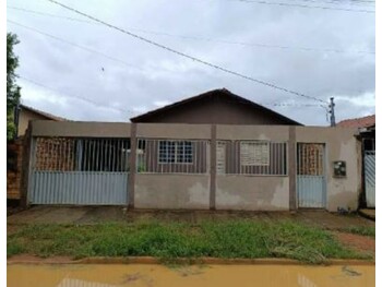 Casa em leilão - Rua Saturnino Nazário Corrêa, s/nº - Araguaiana/MT - Banco Santander Brasil S/A | Z32520LOTE006