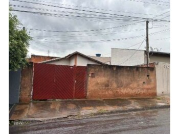 Casa em leilão - Rua Iracema Gonsalves Carrilho, 3-21 - Bauru/SP - Banco Santander Brasil S/A | Z32526LOTE015