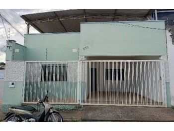 Casa em leilão - Rua Chile, 578 - Formiga/MG - Itaú Unibanco S/A | Z32824LOTE018