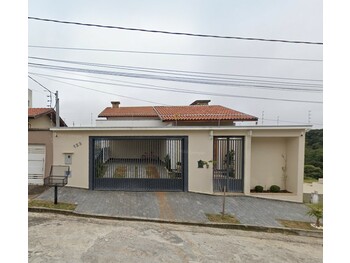 Casa em leilão - Rua Indira Gandhi, 123 - Poços de Caldas/MG - Itaú Unibanco S/A | Z32549LOTE019