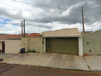 Casa em leilão - Rua Benedito Coutinho de Mattos, 87 - Serrana/SP - Banco Bradesco S/A | Z32845