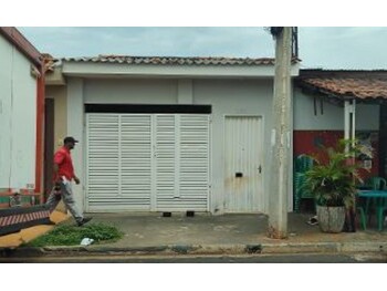 Casa em leilão - Rua Cruz e Souza, 2236 - Ribeirão Preto/SP - Banco Bradesco S/A | Z32906