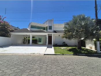 Casa em leilão - Rua Rubens Fabris, 180 - Guarujá/SP - Banco Bari de Investimentos e Financiamentos S/A | Z32850